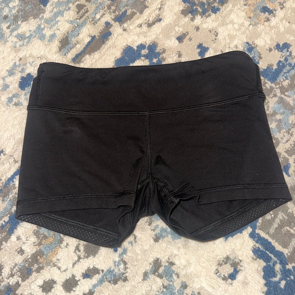 BLACK IVIVVA BY LULULEMON KIDS SHORTS